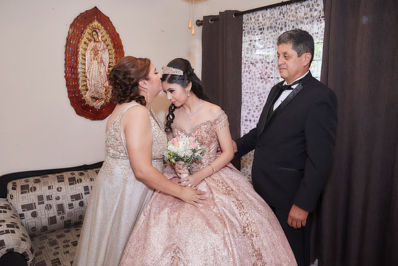 6637 GLORIA LAURA ALFARO-AADR0481
