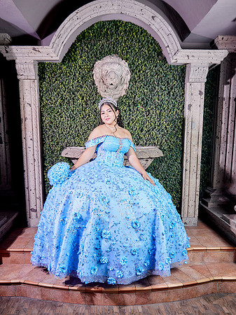 #8127 LAURA MUÑIZ XV (FORMAL BENJI)AADR0004