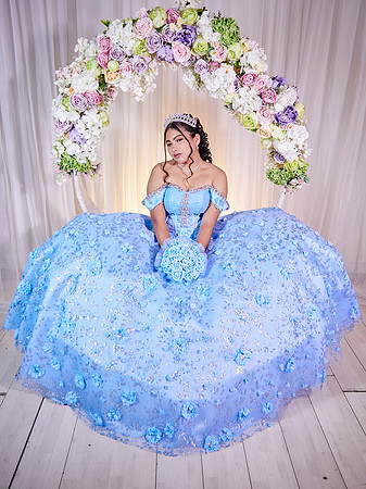 #8127 LAURA MUÑIZ XV (FORMAL BENJI)AADR0058