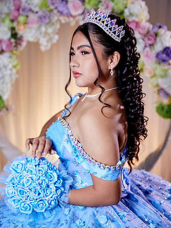 #8127 LAURA MUÑIZ XV (FORMAL BENJI)AADR0072