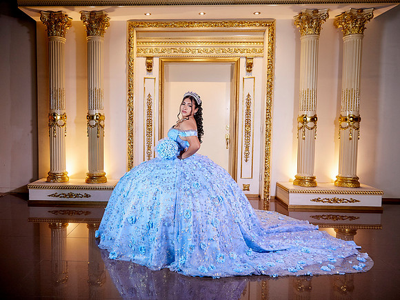 #8127 LAURA MUÑIZ XV (FORMAL BENJI)AADR0081