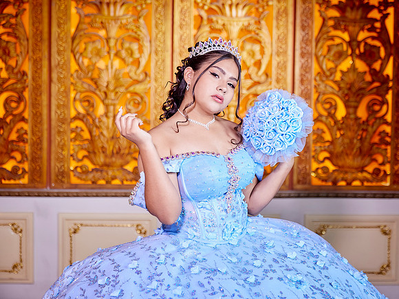 #8127 LAURA MUÑIZ XV (FORMAL BENJI)AADR0109