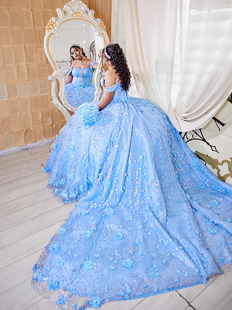 #8127 LAURA MUÑIZ XV (FORMAL BENJI)AADR0121