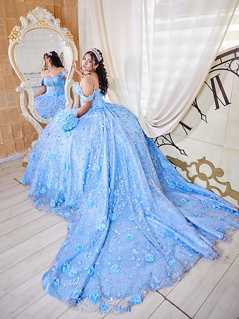 #8127 LAURA MUÑIZ XV (FORMAL BENJI)AADR0124