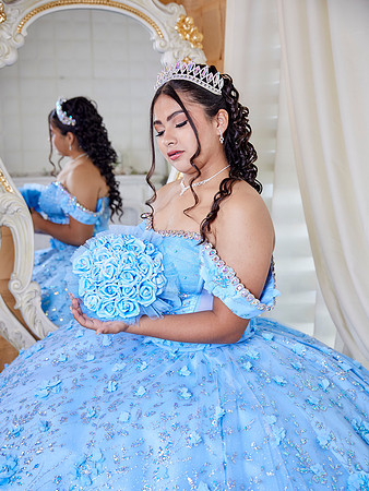 #8127 LAURA MUÑIZ XV (FORMAL BENJI)AADR0140
