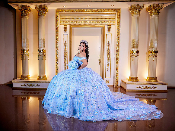 #8127 LAURA MUÑIZ XV (FORMAL BENJI)AADR0081