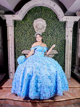 #8127 LAURA MUÑIZ XV (FORMAL BENJI)AADR0005