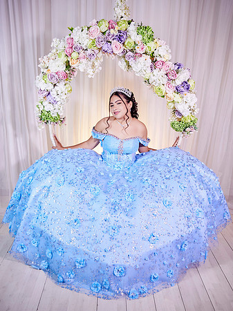 #8127 LAURA MUÑIZ XV (FORMAL BENJI)AADR0054