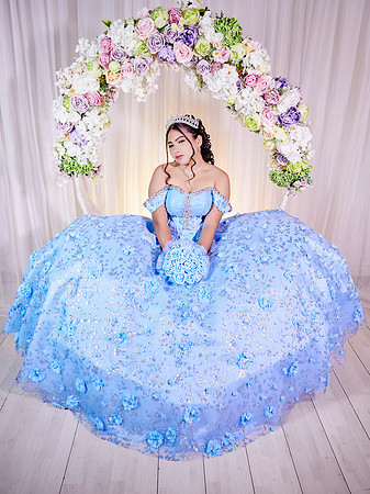 #8127 LAURA MUÑIZ XV (FORMAL BENJI)AADR0058
