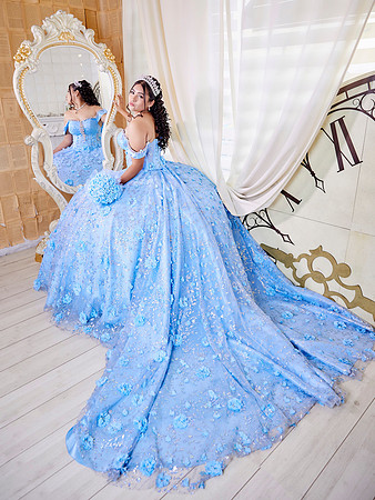 #8127 LAURA MUÑIZ XV (FORMAL BENJI)AADR0124