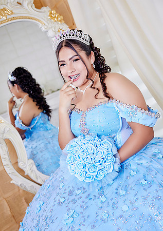 #8127 LAURA MUÑIZ XV (FORMAL BENJI)AADR0141