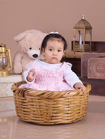 #8158 CARMEN FLORES NIÑA VINTAGE (ANGY Y DAYANA)ESQL9688