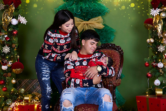 06 DICIEMBRE 2025 SESION NAVIDAD ANDREA (RAFA) _RDM6173