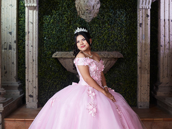 ALEJANDRA (XV) _CRE8818_1