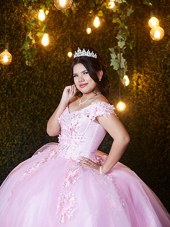 ALEJANDRA (XV) _CRE8804_1