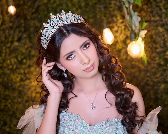 8X10 #8597 XOCHITL IBARRA ADRL2580