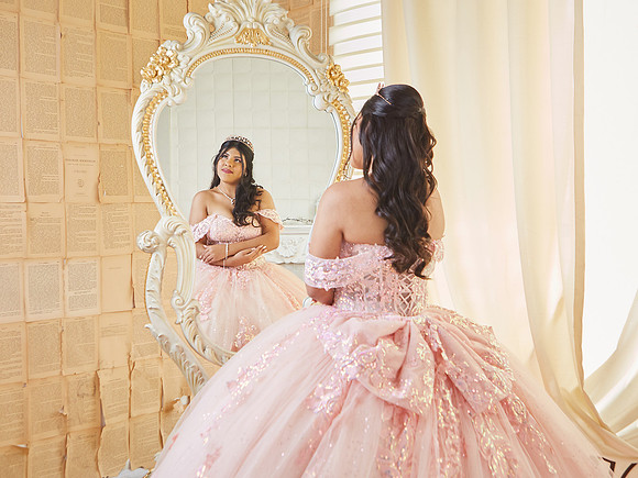 #7951 STEFANY FLORES ESQL9486