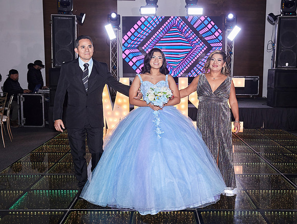 17 DICIEMBRE #6915 CLAUDIA CRUZ_ADR0132
