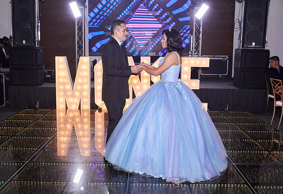 17 DICIEMBRE #6915 CLAUDIA CRUZ_ADR0139