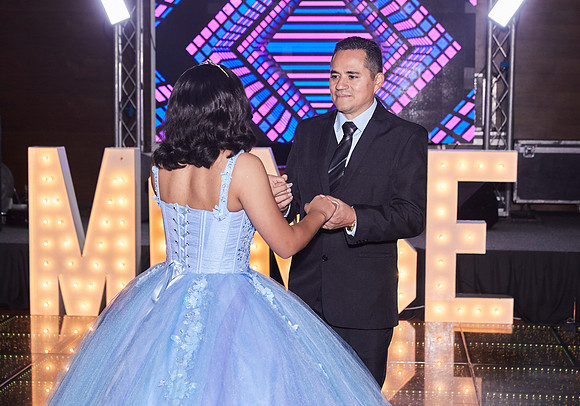 17 DICIEMBRE #6915 CLAUDIA CRUZ_ADR0140