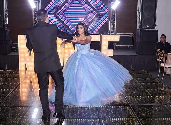 17 DICIEMBRE #6915 CLAUDIA CRUZ_ADR0144