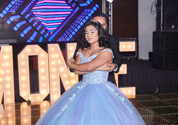 17 DICIEMBRE #6915 CLAUDIA CRUZ_ADR0154
