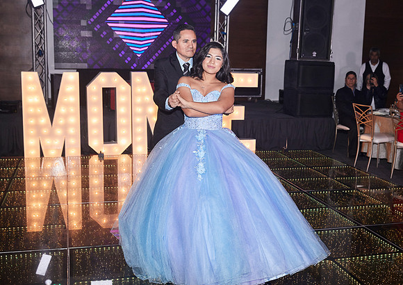 17 DICIEMBRE #6915 CLAUDIA CRUZ_ADR0153