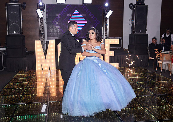 17 DICIEMBRE #6915 CLAUDIA CRUZ_ADR0155
