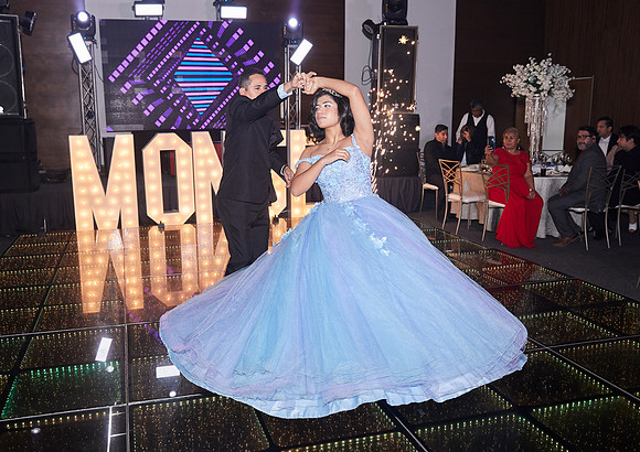 17 DICIEMBRE #6915 CLAUDIA CRUZ_ADR0157