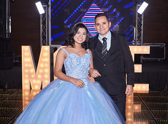 17 DICIEMBRE #6915 CLAUDIA CRUZ_ADR0190