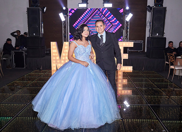 17 DICIEMBRE #6915 CLAUDIA CRUZ_ADR0188