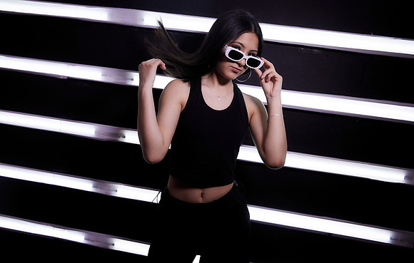 _ADR8702