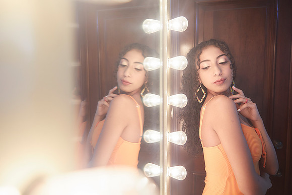 #827 REYNA ELIZABETH CRUZ _ADR0905