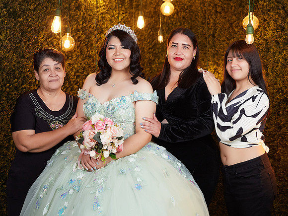 #7225 IMELDA MARIA MARTINEZ (MEL Y PAU) ESQL5798