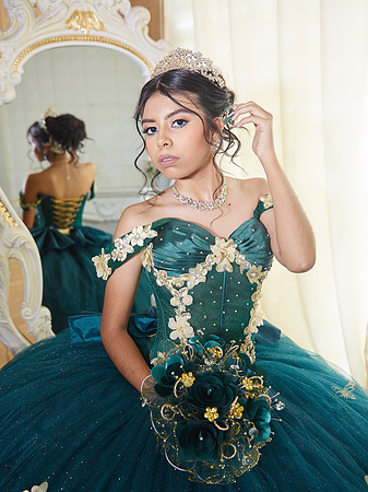 #7065 CINTHIA ELIZABETH CHAIRES (BENJI XV)HBAM6359